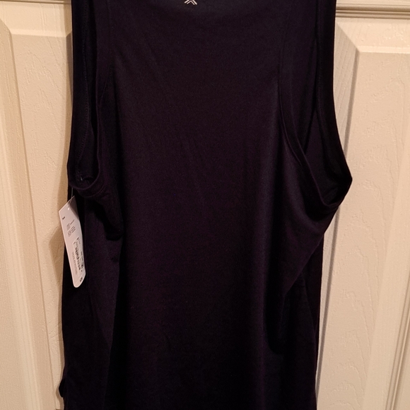 Women's Xersion "Unleash your potential" tank NWT - Picture 2 of 2